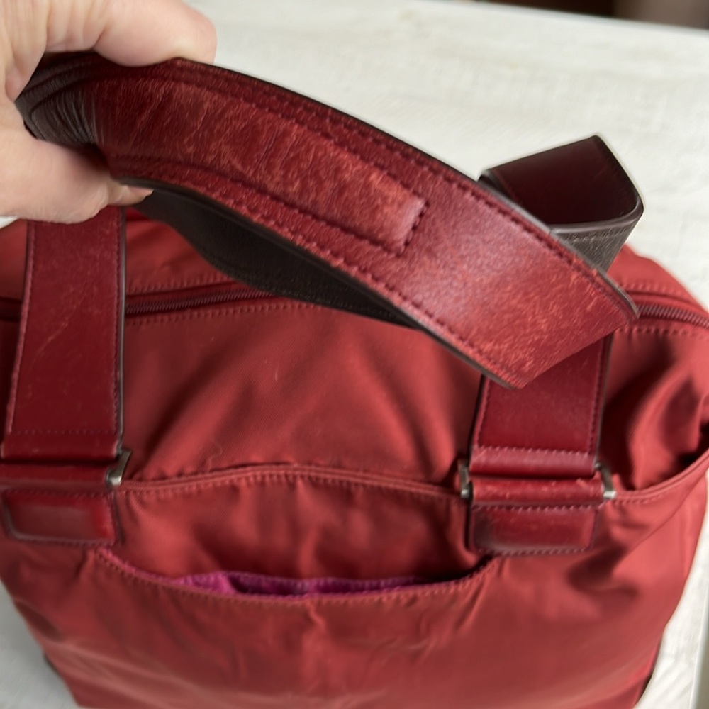 Elegant Red Tote Bag - Picture 5 of 16